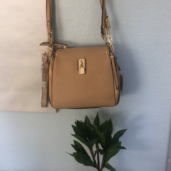 Handbags - Picture 1 of 3